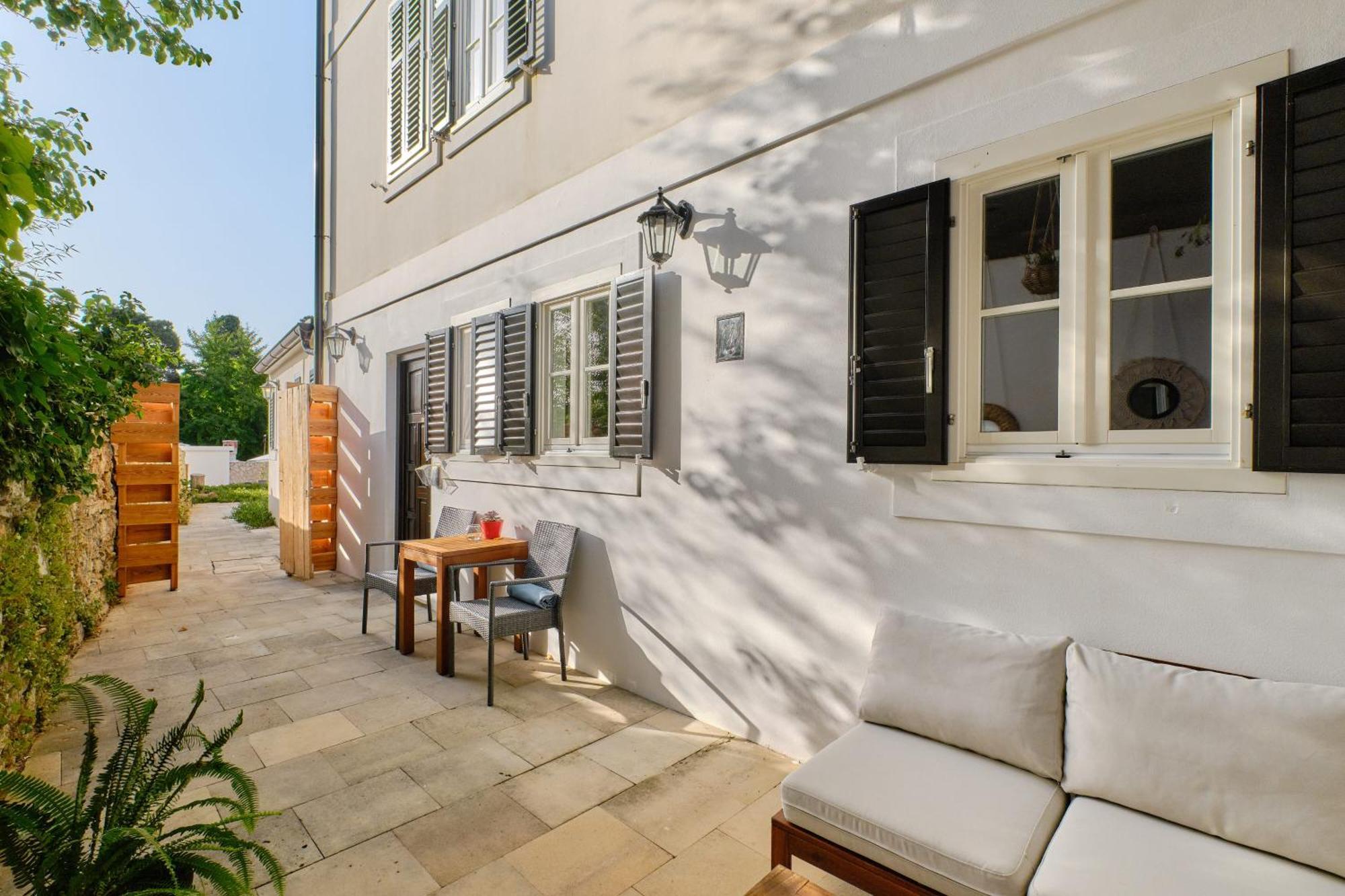 Dolphin Suites Veli Lošinj Exterior foto